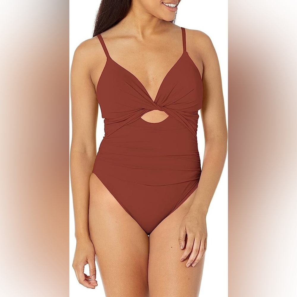 NEW LA BLANCA 14 ISLAND GODDESS Twisted One-piece Swimsuit in cinnamon